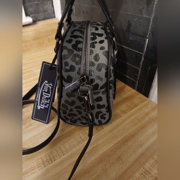 Von Dutch NWT Gray & Black Leopars Mini Tote/ Crossbody - Picture 8 of 9